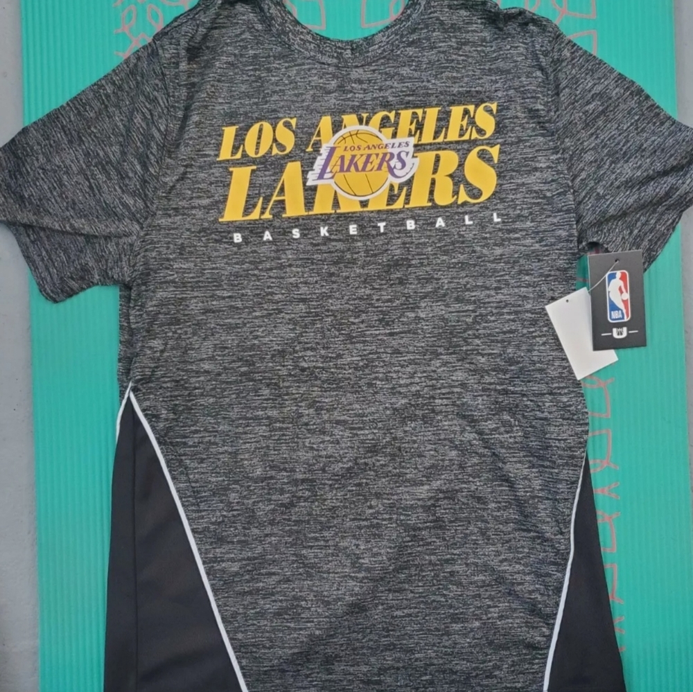 New NBA Los Angeles Lakers NBA  Men's T-Shirt Size L Gray/Black